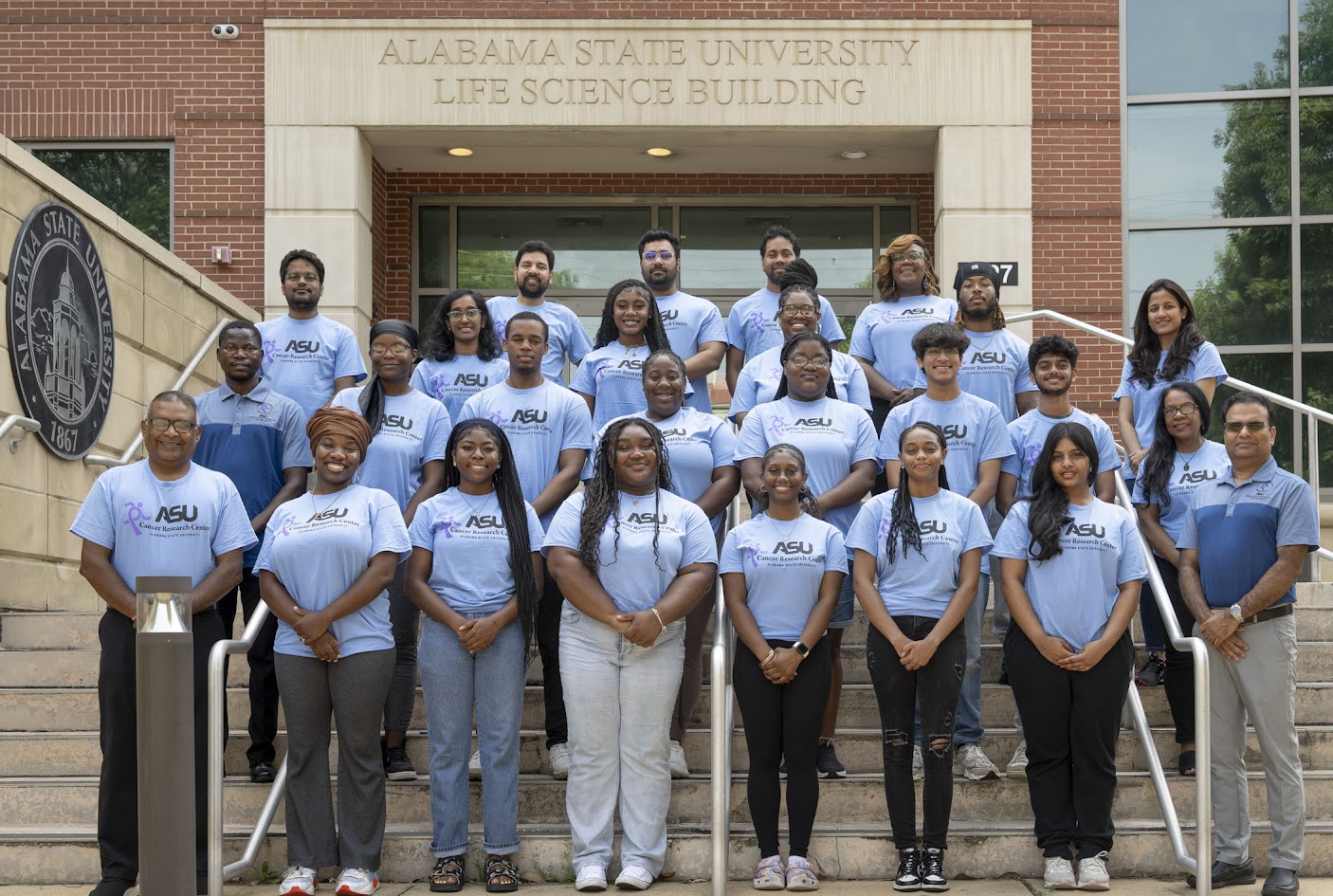Cancer research program students