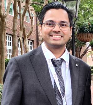 Dr. V. Vijayan